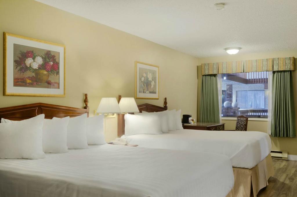 Days Inn By Wyndham Вернон Екстер'єр фото
